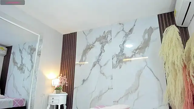 briannaduque online show from 09/17/25, 08:21