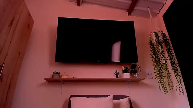 sofiaVelez01 online show from 04/29/26, 04:11