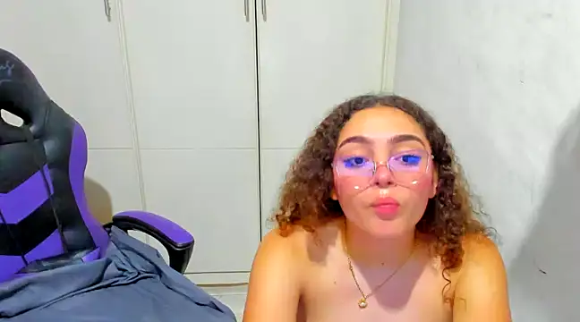 Snapshot of Lily_anal_squirt_ chatting on 12/26/24, 10:41 Lily anal squirt online show from 12/26/24, 10:41