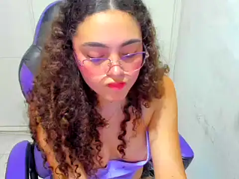 Snapshot of Lily_anal_squirt_ chatting on 01/03/25, 11:01 Lily anal squirt online show from 01/03/25, 11:01