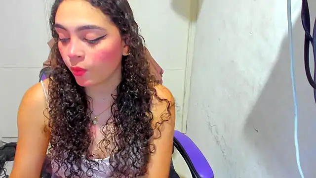 Snapshot of Lily_anal_squirt_ chatting on 01/07/25, 08:42 Lily anal squirt online show from 01/07/25, 08:42