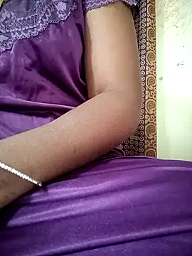 Snapshot of Cute-chinny chatting on 02/05/25, 04:06 Cute-chinny online show from 02/05/25, 04:06