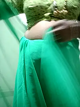 Snapshot of Cute-chinny chatting on 02/08/25, 04:14 Cute-chinny online show from 02/08/25, 04:14