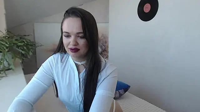 Luxuriouss s online show from 10/24/25, 04:09