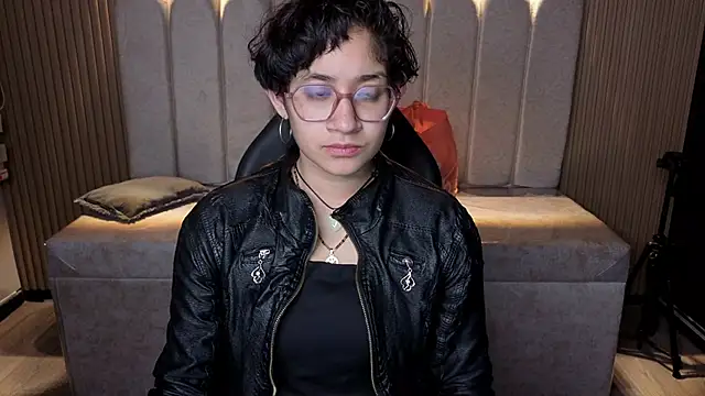 Snapshot of Lili_Gomez_ chatting on 12/22/25, 11:18 Lili Gomez online show from 12/22/25, 11:18