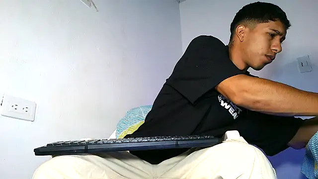 maximo vega newv online show from 03/12/26, 07:53