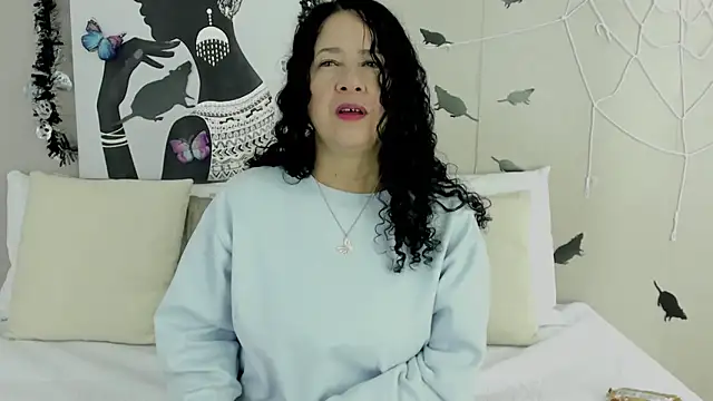 Adelesmithh online show from 10/29/25, 11:56