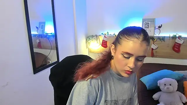 Snapshot of Emyli_rousse_ chatting on 12/27/24, 02:33 Emyli rousse online show from 12/27/24, 02:33