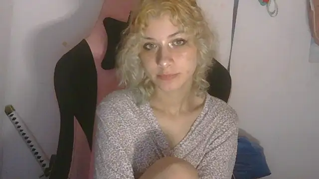 LadyhNigth online show from 04/17/26, 12:57