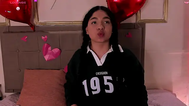 amandalee01 online show from 02/14/26, 07:43