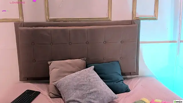 amandalee01 online show from 03/21/26, 08:23