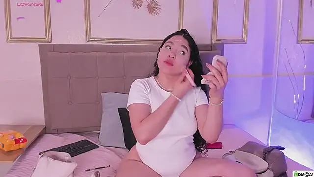 amandalee01 online show from 05/01/26, 10:58