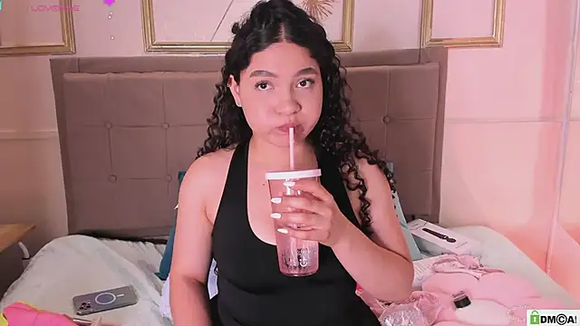 amandalee01 online show from 05/30/26, 09:23