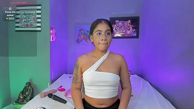 PammelaRoss1 online show from 04/01/26, 05:21