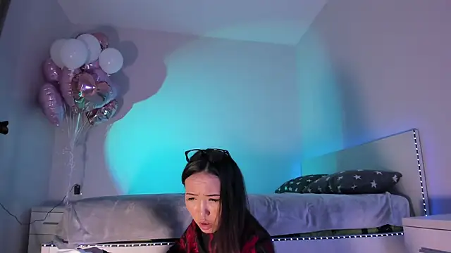 Snapshot of Mishel_Blessing chatting on 02/20/25, 02:29 Mishel Blessing online show from 02/20/25, 02:29