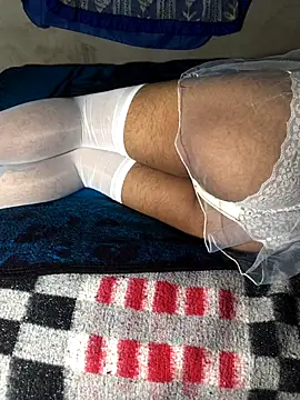 manuamador online show from 10/25/25, 03:58