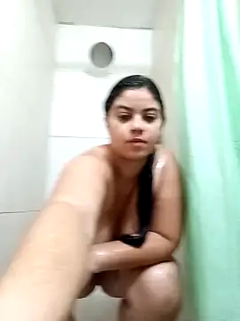 Snapshot of Danyshhh chatting on 12/17/24, 06:53 Danyshhh online show from 12/17/24, 06:53