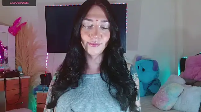 Snapshot of karla_zambrano chatting on 12/24/24, 02:32 karla zambrano online show from 12/24/24, 02:32