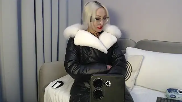 Snapshot of Milforja chatting on 02/11/25, 09:46 Milforja online show from 02/11/25, 09:46