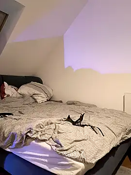 Snapshot of SunbakedMedal71 chatting on 03/13/26, 10:27 SunbakedMedal71 online show from 03/13/26, 10:27