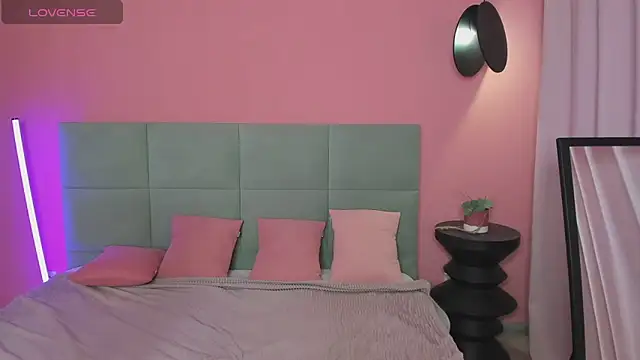 BeatriceReeves online show from 11/15/25, 01:03