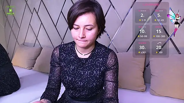 Snapshot of Ishtar_Divine chatting on 10/18/25, 03:46 Ishtar Divine online show from 10/18/25, 03:46