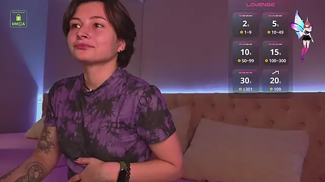 Snapshot of Ishtar_Divine chatting on 10/19/25, 03:56 Ishtar Divine online show from 10/19/25, 03:56