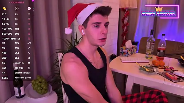 Snapshot of Walt_Enjoy chatting on 01/01/25, 04:39 Walt Enjoy online show from 01/01/25, 04:39