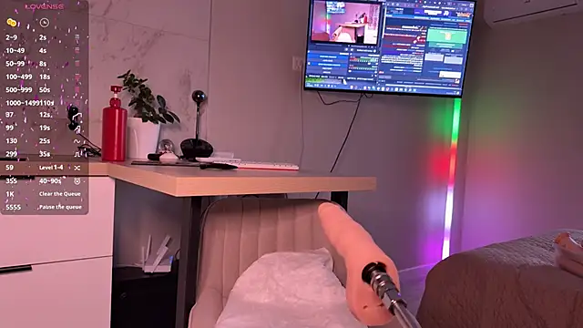 Snapshot of Walt_Enjoy chatting on 09/10/25, 03:23 Walt Enjoy online show from 09/10/25, 03:23