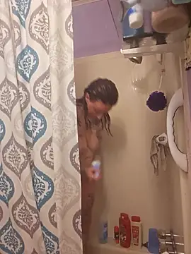 Snapshot of carolinaskarma chatting on 02/28/25, 04:54 carolinaskarma online show from 02/28/25, 04:54