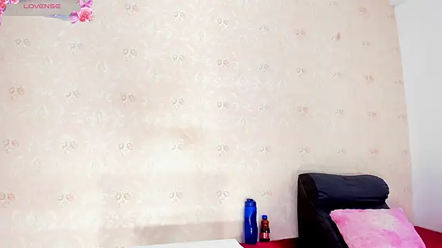 Snapshot of SARA_COLLIINS_ chatting on 09/15/25, 08:09 SARA COLLIINS online show from 09/15/25, 08:09