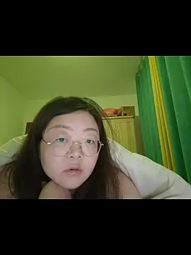 Weiwei5200 online show from 11/17/25, 09:37