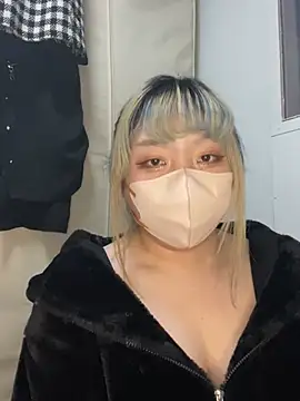 YUNA-yuna online show from 01/14/25, 01:49