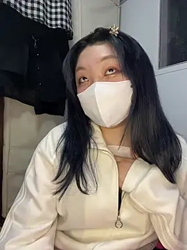 YUNA-yuna online show from 01/21/25, 01:00