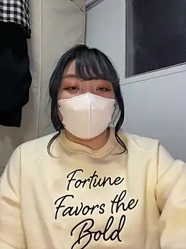 YUNA-yuna online show from 01/27/25, 04:33