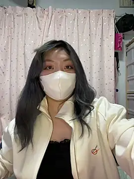 YUNA-yuna online show from 02/19/25, 04:00