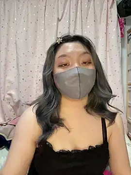 YUNA-yuna online show from 02/25/25, 03:38