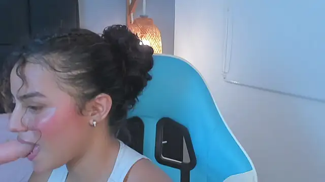 yaya23x online show from 01/15/25, 10:24