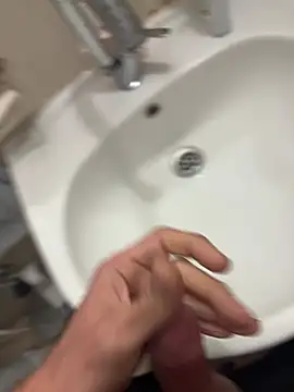 Snapshot of denizli18 chatting on 02/22/26, 10:25 denizli18 online show from 02/22/26, 10:25