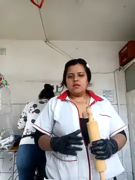 Snapshot of tuty_Tap chatting on 12/02/25, 02:12 tuty Tap online show from 12/02/25, 02:12