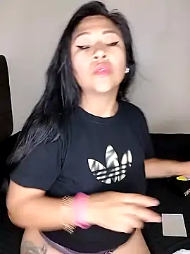 Snapshot of ineliveca chatting on 01/04/25, 12:59 ineliveca online show from 01/04/25, 12:59