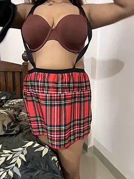 HoneyBearCpl online show from 10/09/25, 04:05