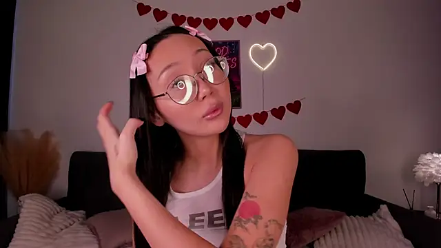 naomi asian online show from 02/23/26, 07:28