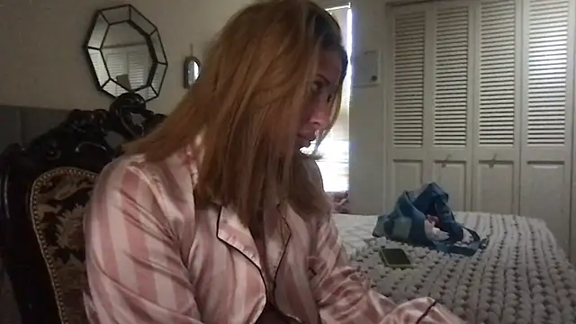 Snapshot of megansweetfromthevalley chatting on 03/04/26, 10:38 megansweetfromthevalley online show from 03/04/26, 10:38