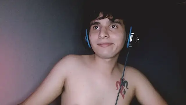 Snapshot of Charley_quin chatting on 10/20/25, 03:29 Charley quin online show from 10/20/25, 03:29