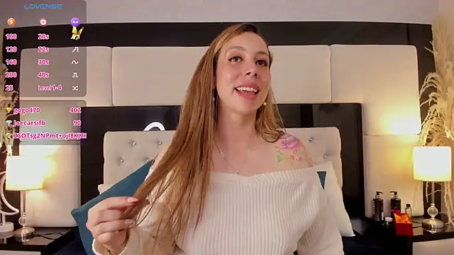 Snapshot of CarlaRossi_ chatting on 02/08/25, 02:15 CarlaRossi online show from 02/08/25, 02:15