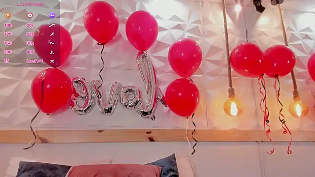 Snapshot of CarlaRossi_ chatting on 02/15/25, 11:03 CarlaRossi online show from 02/15/25, 11:03