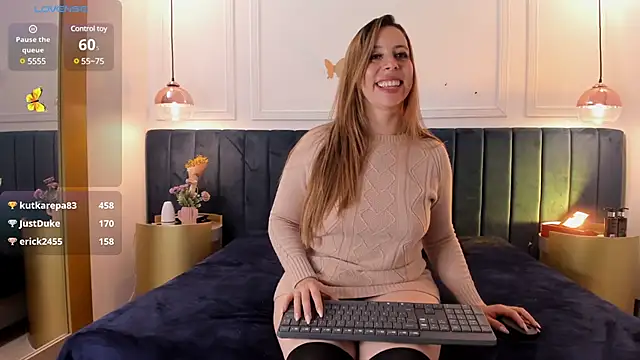 Snapshot of CarlaRossi_ chatting on 03/17/25, 10:49 CarlaRossi online show from 03/17/25, 10:49