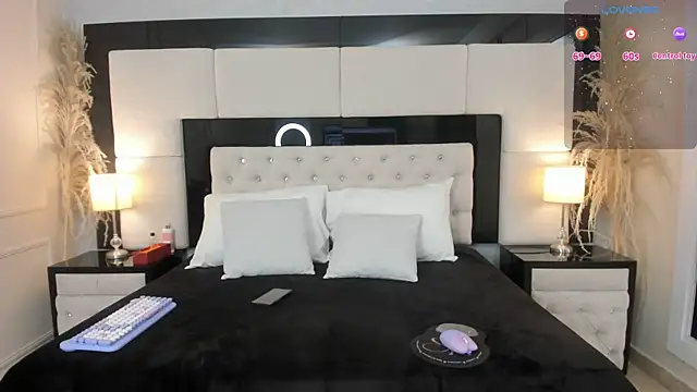 Snapshot of CarlaRossi_ chatting on 11/20/25, 07:57 CarlaRossi online show from 11/20/25, 07:57