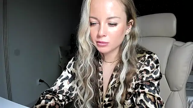 jennifer838 online show from 04/29/26, 06:47